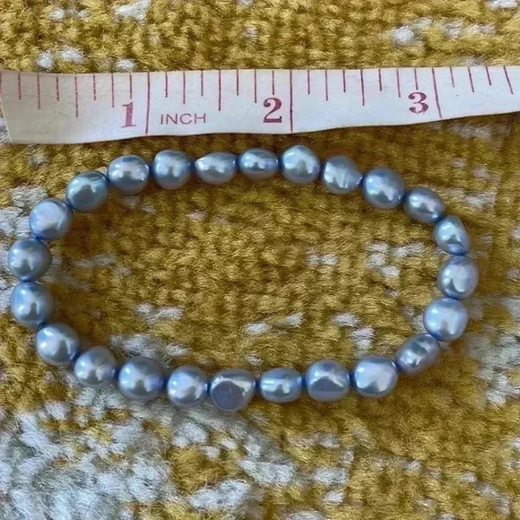 Honora collection, light blue freshwater pearl elastic bracelet NWOT - Picture 2 of 2